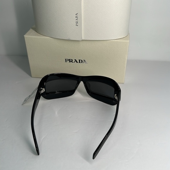 New Authentic Prada Runway SPR30Y-1AB-5S0 120 3N Sunglasses-Black - Picture 9 of 15
